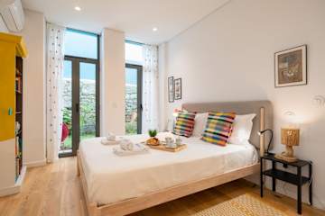 Stylish Urban Flat with Terrace by HostWise photo 2