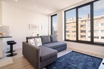 HostWise - Seaside Trendy Flat photo 5