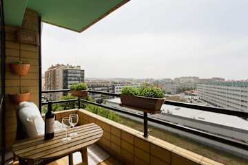 Amazing Comfy Flat w/ Balcony by HostWise photo 3