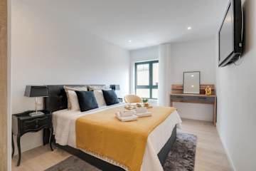 Bright Seaside Flat by HostWise photo 2