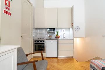 Colourful Cozy Flat by HostWise photo 3