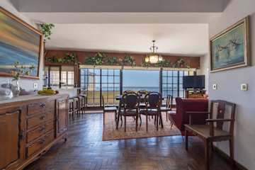 Sunny Vintage Apartment at the Beach by Host Wise photo 2