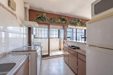 Sunny Vintage Apartment at the Beach by Host Wise photo 5