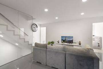 Upscale Trendy Flats by HostWise photo 2