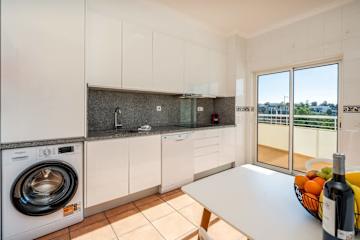 Bright & Stylish Lagos Flat with Pool by HostWise photo 4
