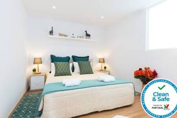 4 Colorful Fresh Flats | Batalha by HostWise photo 3