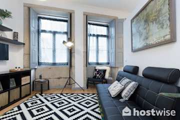Cozy Bright Rustic Flat | City Center by HostWise