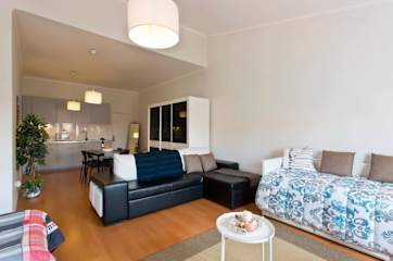 HostWise - Spacious Sunny Flat | Ace Location