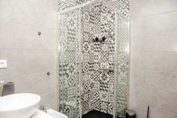 Charming Urban Flat w/ Balcony by HostWise photo 5