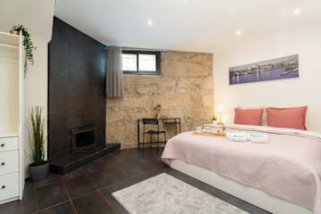 Charming Cozy Room 4 By HostWise