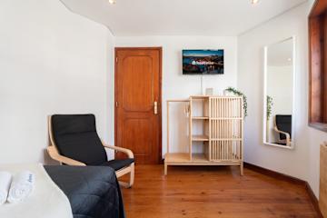 Charming Cozy Room 1 By HostWise photo 4