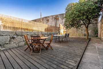 Private Quiet Room | Terrace by HostWise photo 4