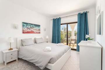 Lively Charming Apartment w/ Pool by HostWise