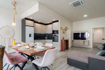 Central Decor Flat | Balcony by HostWise photo 4