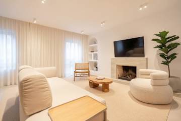 Stylish & Spacious Flat near the Beach by HostWise photo 5