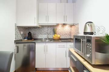 Stylish Adorable Flat in Gaia by HostWise photo 5
