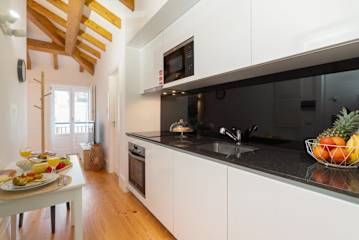 Stylish Retreat in Porto's Heart by HostWise photo 3