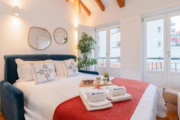 Stylish Retreat in Porto's Heart by HostWise photo 2