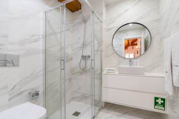 Stylish Retreat in Porto's Heart by HostWise photo 4