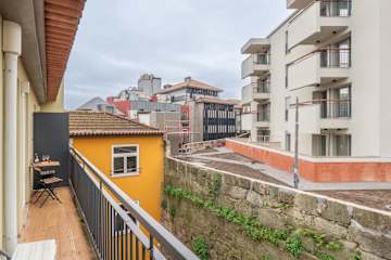 Stylish Retreat in Porto's Heart by HostWise photo 5