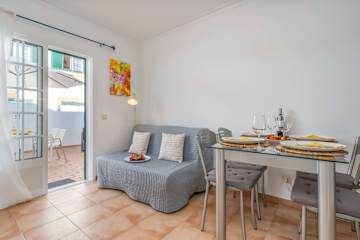 Bright & Cozy House with Terrace by HostWise photo 4