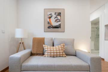 HostWise - Elegant & Stylish Flat photo 4