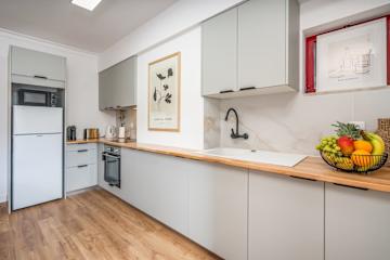 Elegant & Stylish Flat w/ Balcony by HostWise photo 3