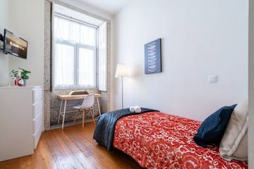 Cozy Sunny Flat | City Center by HostWise photo 5