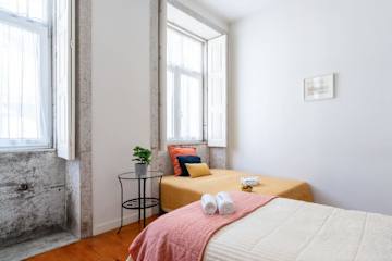 Cozy Sunny Flat | City Center by HostWise photo 3