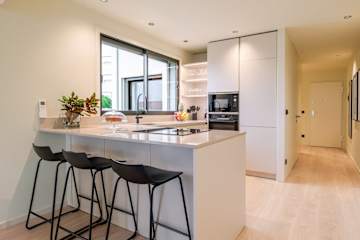 Stylish Flat with Terrace & Garage by HostWise photo 4