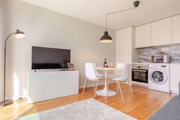 HostWise – Modern & Cozy Flat | Near the Beach photo 4