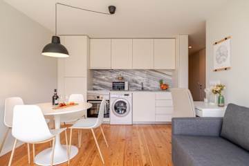 HostWise – Modern & Cozy Flat | Near the Beach photo 3
