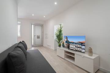 Downtown Cosy House by Host Wise