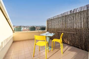 HostWise - Seaside Beach Flat photo 4