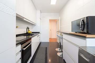 Stunning Trendy Flat w/ Balcony by HostWise photo 3