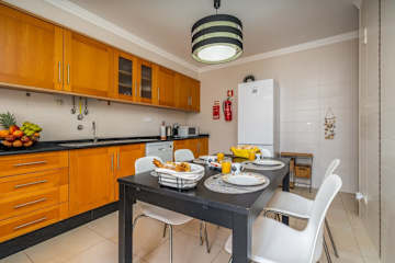 Bright & Spacious Flat by HostWise photo 3