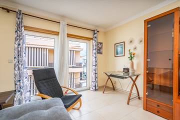 Bright & Spacious Flat by HostWise photo 5
