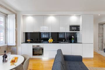 Modern & Trendy Flat by HostWise photo 3