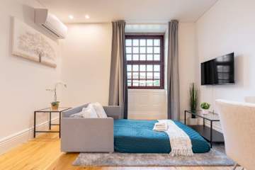 Stylish & Cozy Flat by Host Wise photo 4