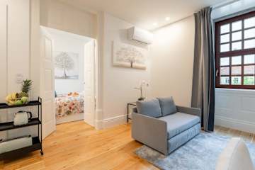 Stylish & Cozy Flat by Host Wise photo 3
