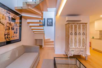 Luxe Duplex Studio w/ Balcony | Clérigos by Host Wise photo 4