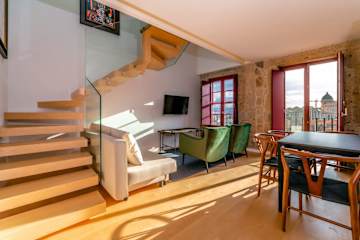 Designer Duplex Stay Near Clérigos by HostWise photo 3