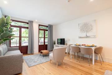 Modern & Spacious Home by Host Wise photo 2