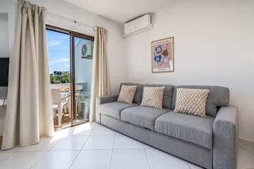 Sunny Flat with a Balcony & Pool by HostWise photo 3