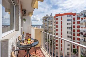 Bright & Spacious Flat w/ Balcony by Host Wise photo 5