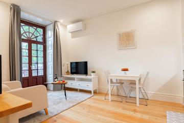 Bright Flat w/ Balcony by Host Wise photo 3