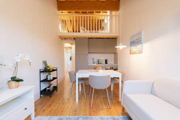 Stylish & Modern Flat by HostWise photo 2