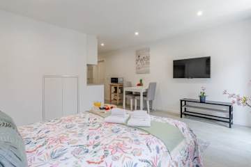 Modern & Bright Studio by HostWise photo 2