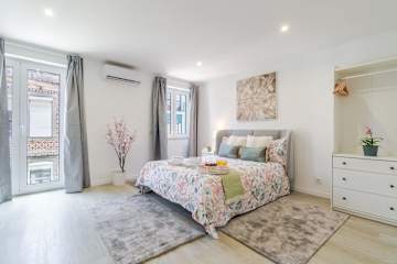 Modern & Bright Studio by HostWise