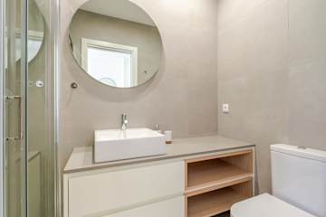 Bright Studio with City Views by HostWise photo 5